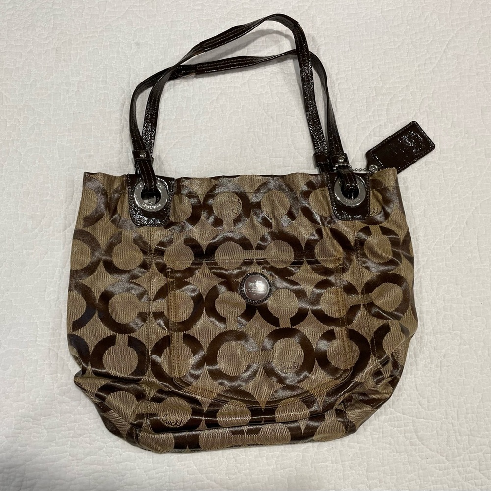 🌟BOGO🌟 Buy 1, Get 1 1/2 off!!  Signature Coach Tote in EUC